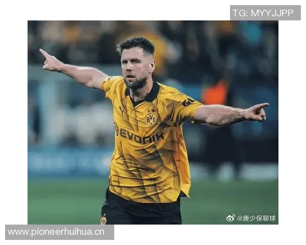 施洛特贝克满意多特在欧冠两场比赛中收获四分的表现与进步 施洛特贝克满意多特在欧冠两场比赛中收获四分的表现与进步