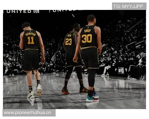 科尔公布球队训练首发阵容库里波杰姆巴特勒追梦霍福德领衔出战 科尔公布球队训练首发阵容库里波杰姆巴特勒追梦霍福德领衔出战