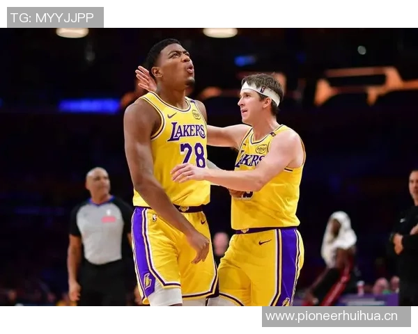 八村塁谈与东契奇的友谊:自然相处让我忘记他比我年轻 八村塁谈与东契奇的友谊:自然相处让我忘记他比我年轻