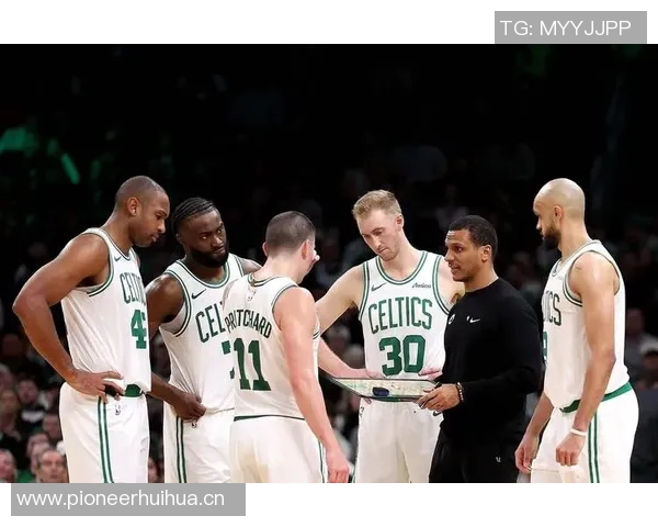 绿军与尼克斯首发阵容对决普理查德小白杰伦布朗豪泽科塔齐上阵