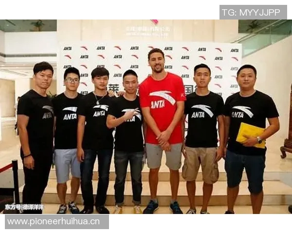 快船全队齐心参与社区活动与球迷亲密互动展现团队精神