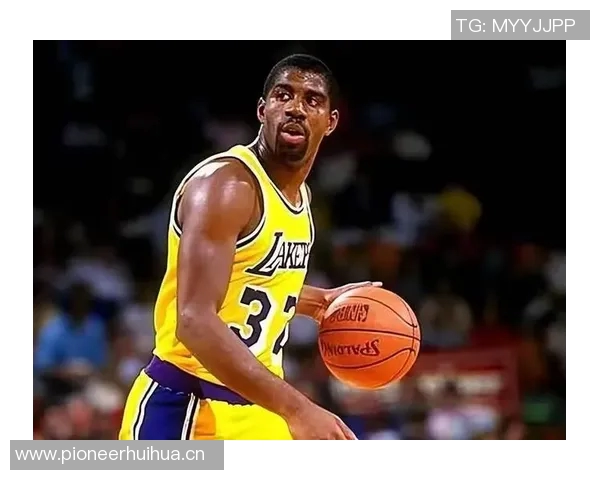 NBA历史上仅有五位球员在29岁前达到16000分3500助攻和1000三分的壮举 NBA历史上仅有五位球员在29岁前达到16000分3500助攻和1000三分的壮举