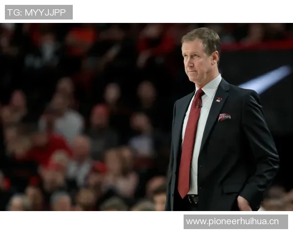 勇士助教斯托茨与昔日爱徒利拉德赛前亲切交流回忆共事岁月