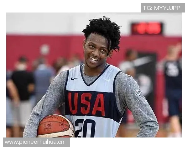 米奇赞福克斯为出色后卫强调其串联队友和防守进步的表现 米奇赞福克斯为出色后卫强调其串联队友和防守进步的表现