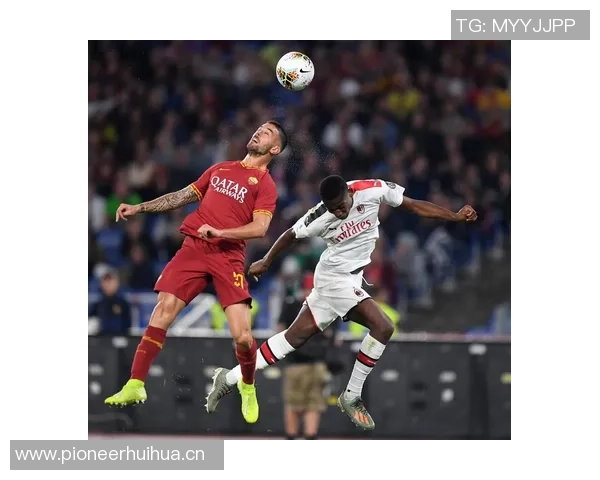 瓦拉内社媒晒与温格亨利合照观战科莫尤文重温足球传奇时刻