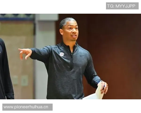 卢教练分析祖巴茨表现受限原因强调魔术防守让其难以发挥优势 卢教练分析祖巴茨表现受限原因强调魔术防守让其难以发挥优势