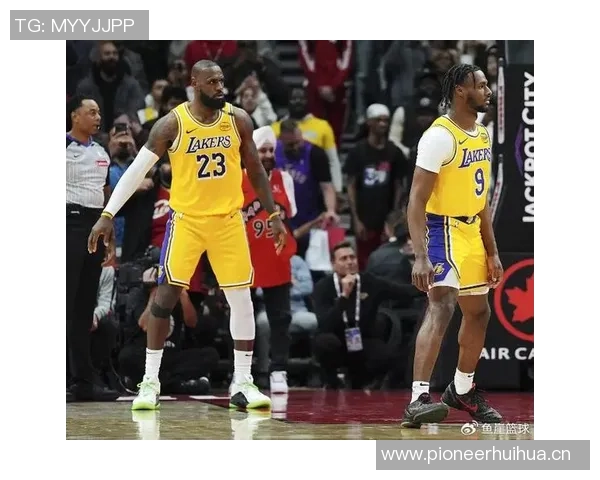 老詹能否逆袭里夫斯湖人或迎来白人三少时代的挑战