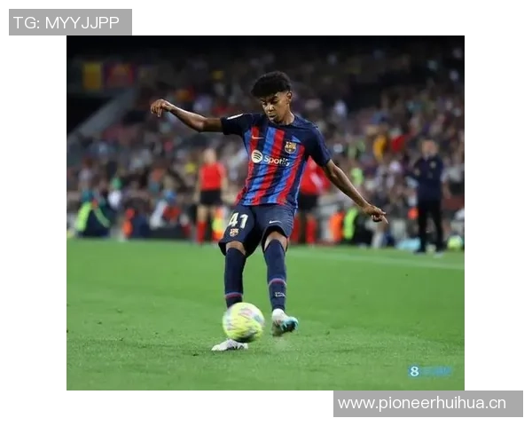 亚马尔社交媒体分享诺坎普夕阳美景预示着一个难忘的夜晚即将开启