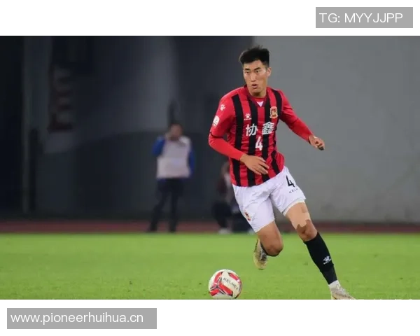 尤文图斯球探亲赴现场考察埃尔切年轻中前卫罗德里戈门多萨表现