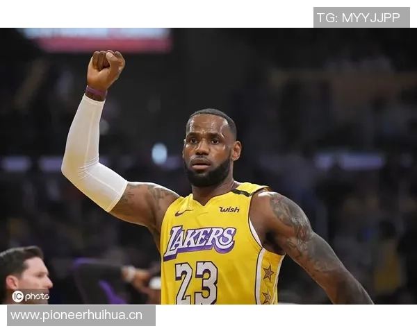 詹姆斯回顾20年职业生涯首战数据展现传奇之路与不变的激情