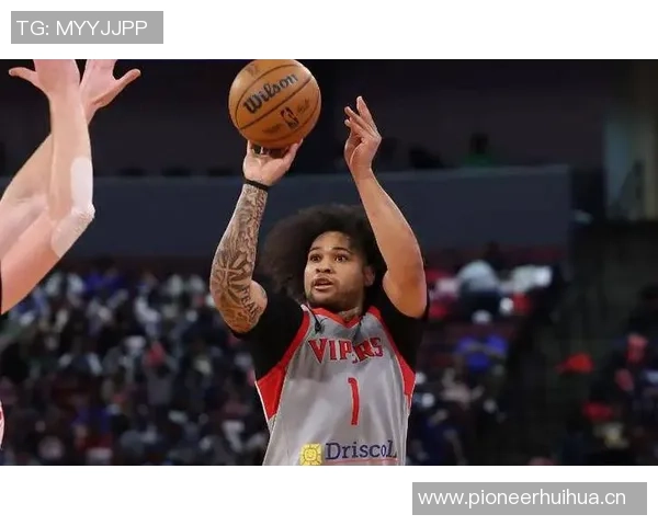 克莱复苏状态回暖表现出色10投5中斩获15分5篮板3三分球 克莱复苏状态回暖表现出色10投5中斩获15分5篮板3三分球