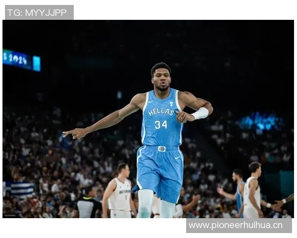 字母哥半场火力全开18分罚球命中率高暴扣两次震撼全场