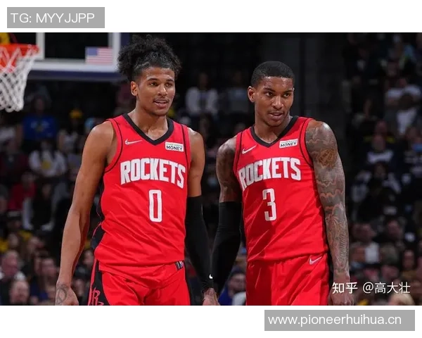 杰伦格林复出表现亮眼继续替补出战对抗老鹰队争取胜利 杰伦格林复出表现亮眼继续替补出战对抗老鹰队争取胜利